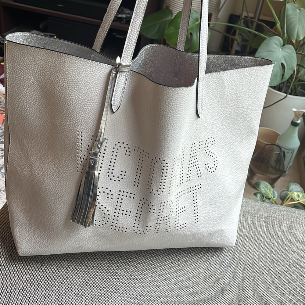 🤍 Victoria Secret White Tote bag 🤍 - Picture 11 of 17
